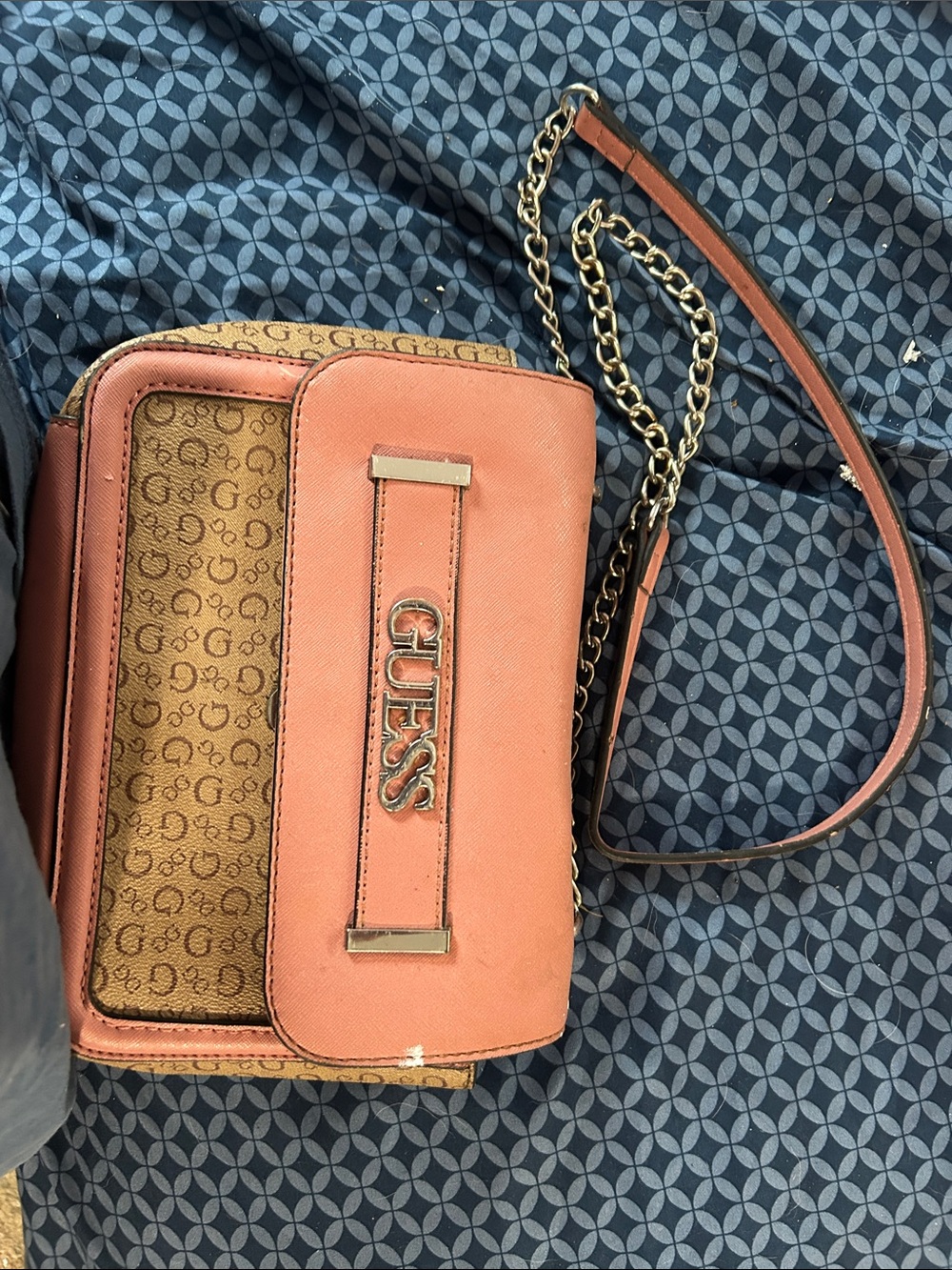 GUESS Coral Pink Signature Chain Strap Crossbody